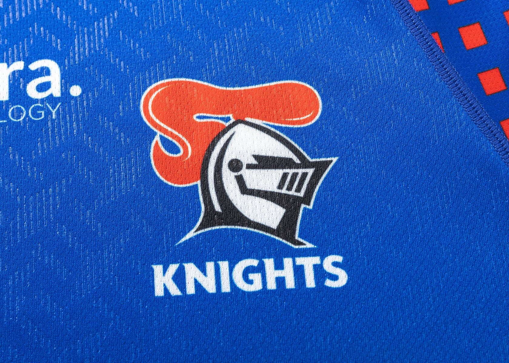 Newcastle Knights 2025 NRL Mens Royal Training Shirt - Image 6